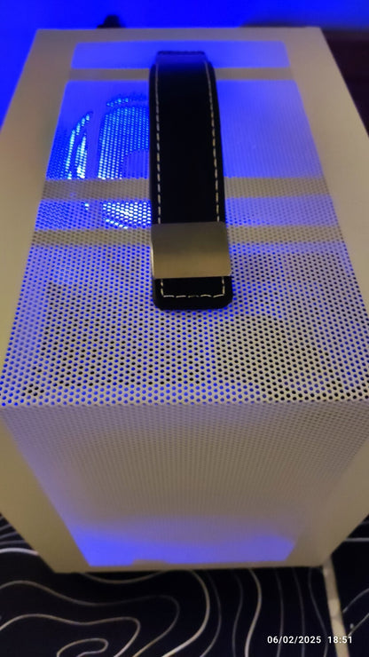 Mesh White Gaming Portable Mini ITX RGB PC Ryzen 5 RTX5060 32GB 2TB