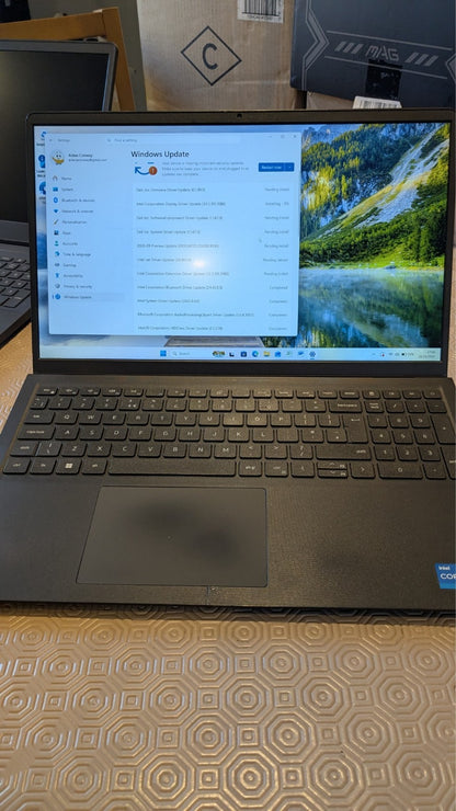 Dell Vostro 5502 15.6" FHD Laptop Intel i5-1135G7 16GB RAM 256GB SSD Win 11 Good