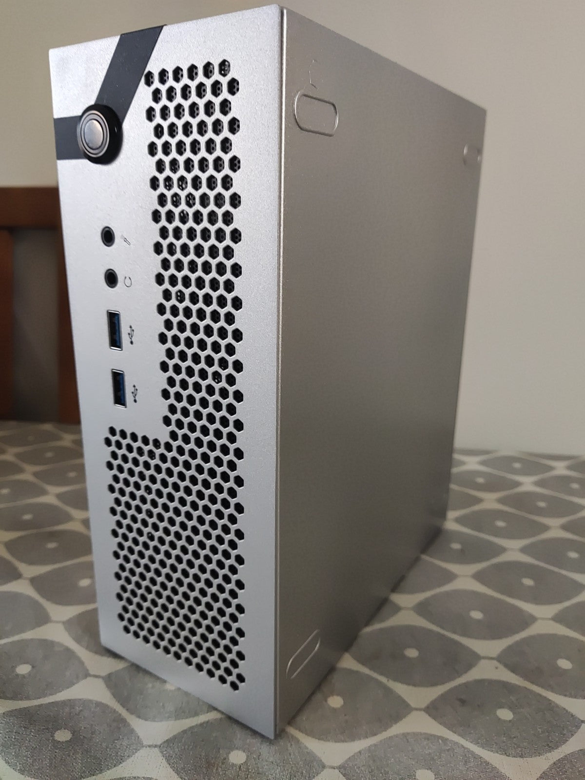 Ryzen 7 5700G Mini Gaming HTPC 16gb RAM 512 NVMe W11 Pro 2.5G LAN Wifi Bluetooth